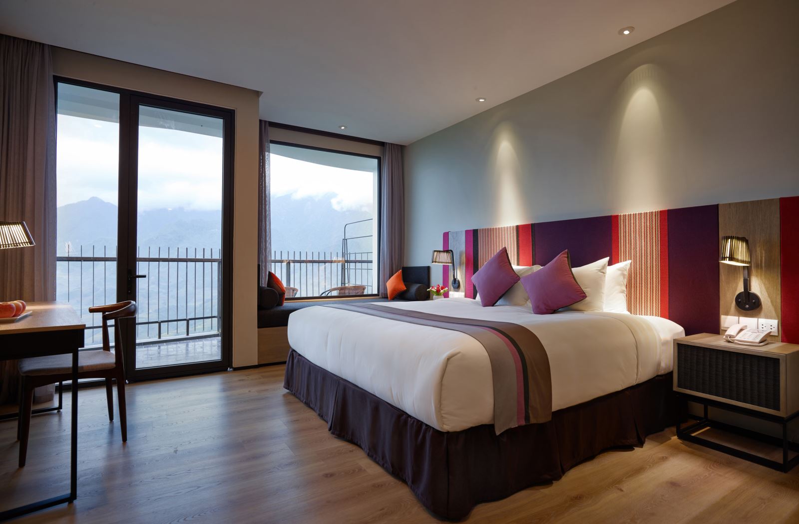 Deluxe Hướng Thung Lũng Mường Hoa